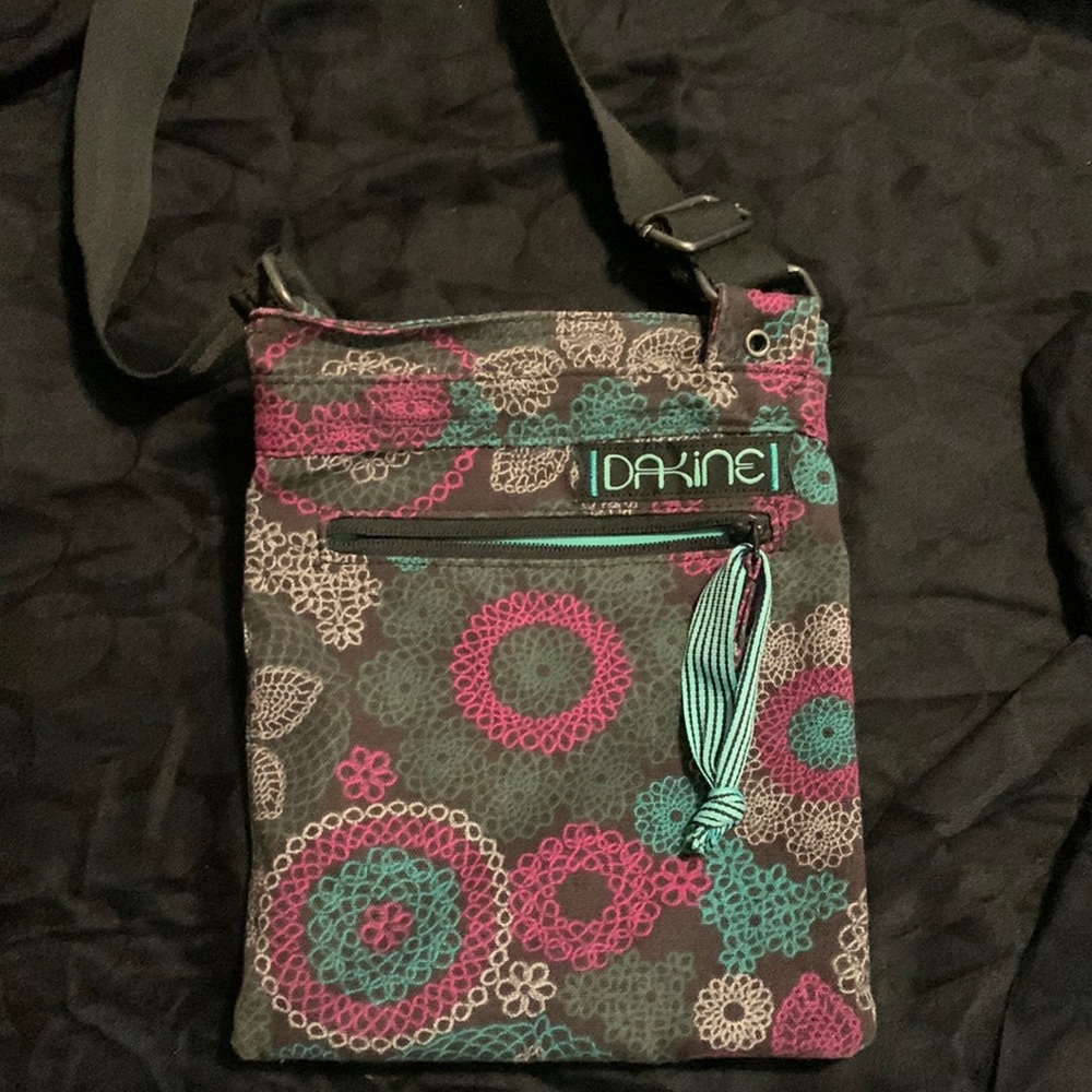 Dakine crossbody bag